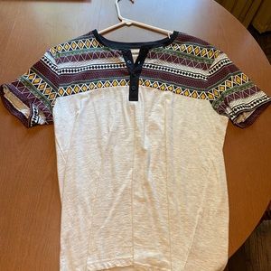 Quarter button t shirt